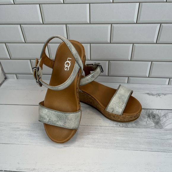 UGG Size:12 S/N  Very Good Condition  Wedge/Cork Silver  Shimmering - Picture 2 of 6